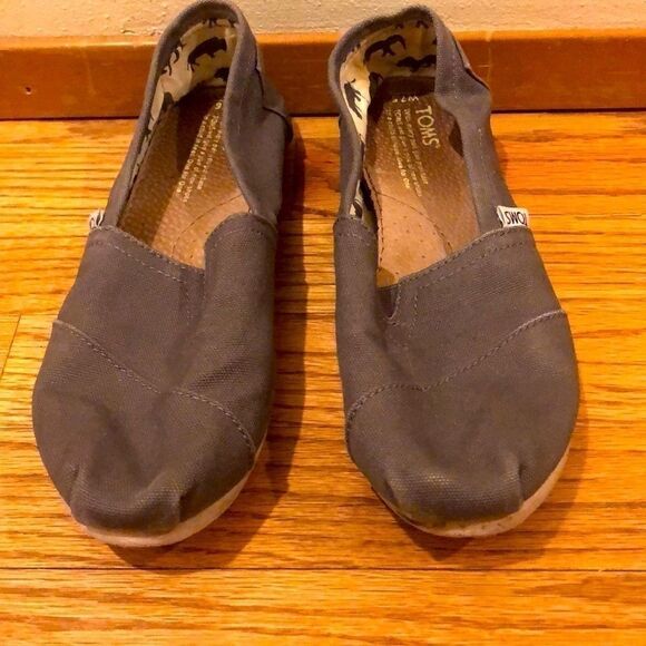 Toms  gray canvas shoe - Picture 1 of 7